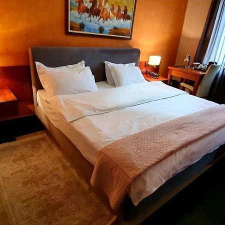 טיראנה Nov Hotel מראה חיצוני תמונה