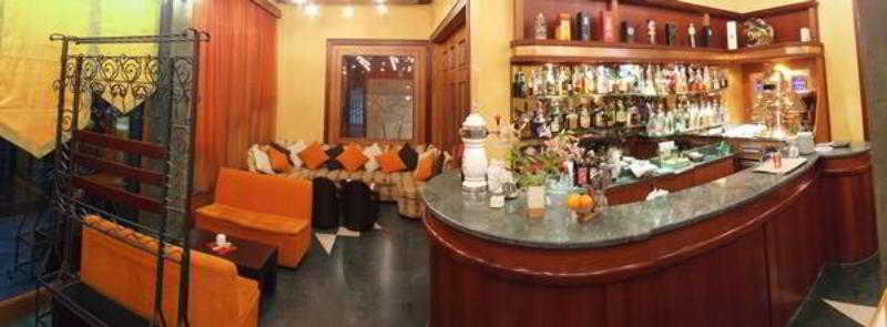 טיראנה Nov Hotel מסעדה תמונה