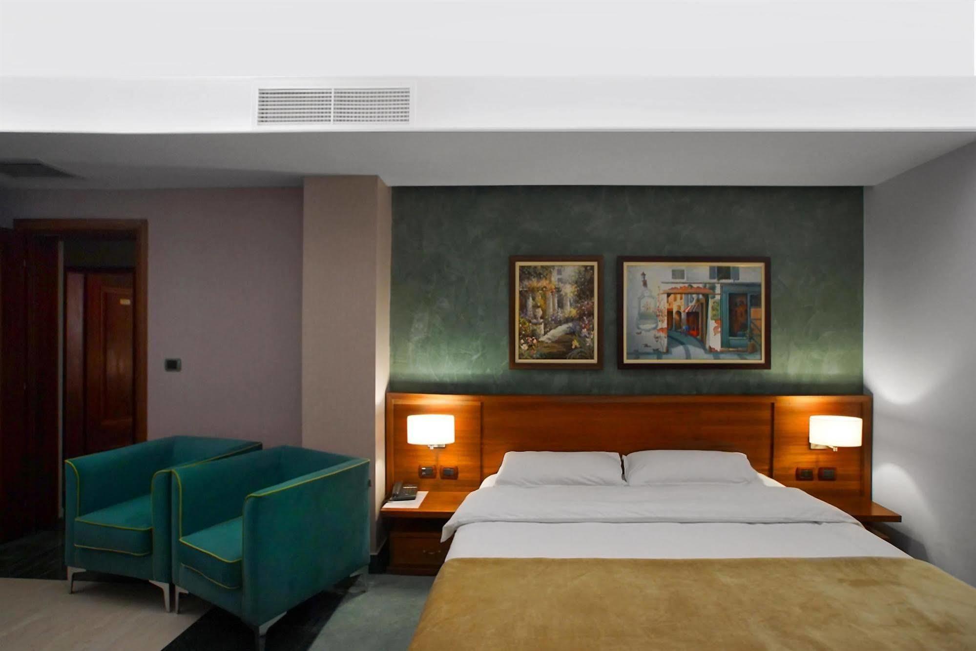 טיראנה Nov Hotel מראה חיצוני תמונה