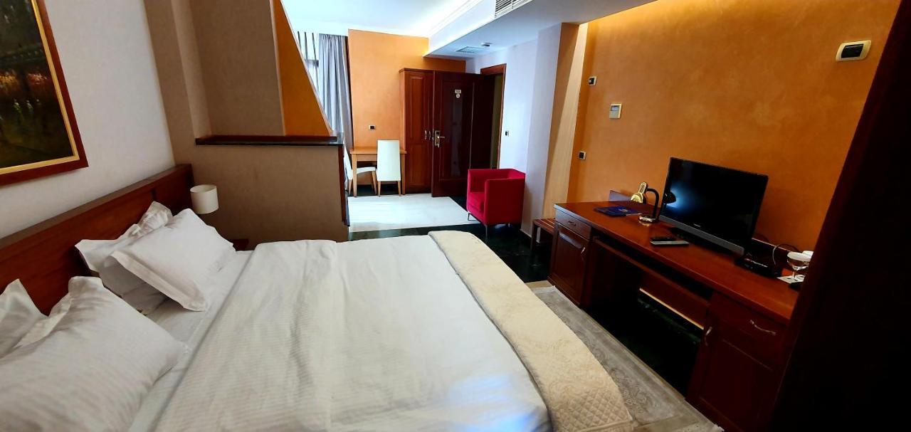 טיראנה Nov Hotel מראה חיצוני תמונה