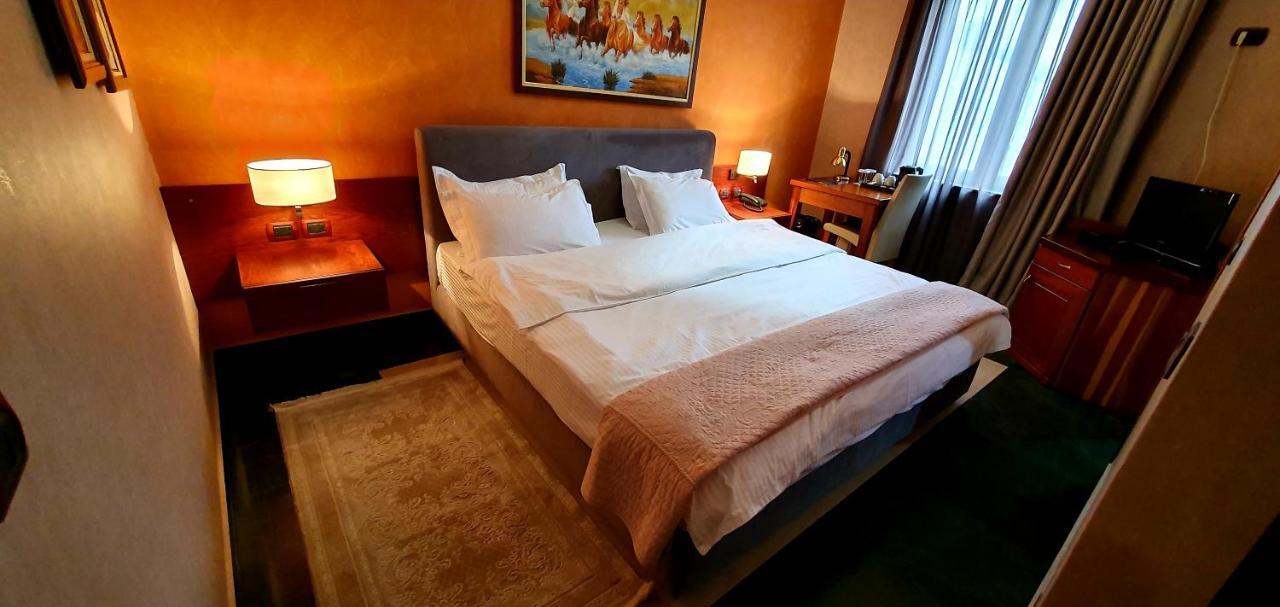 טיראנה Nov Hotel מראה חיצוני תמונה