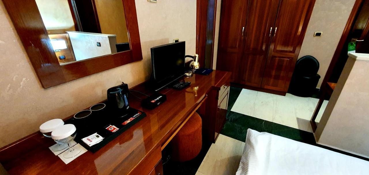 טיראנה Nov Hotel מראה חיצוני תמונה